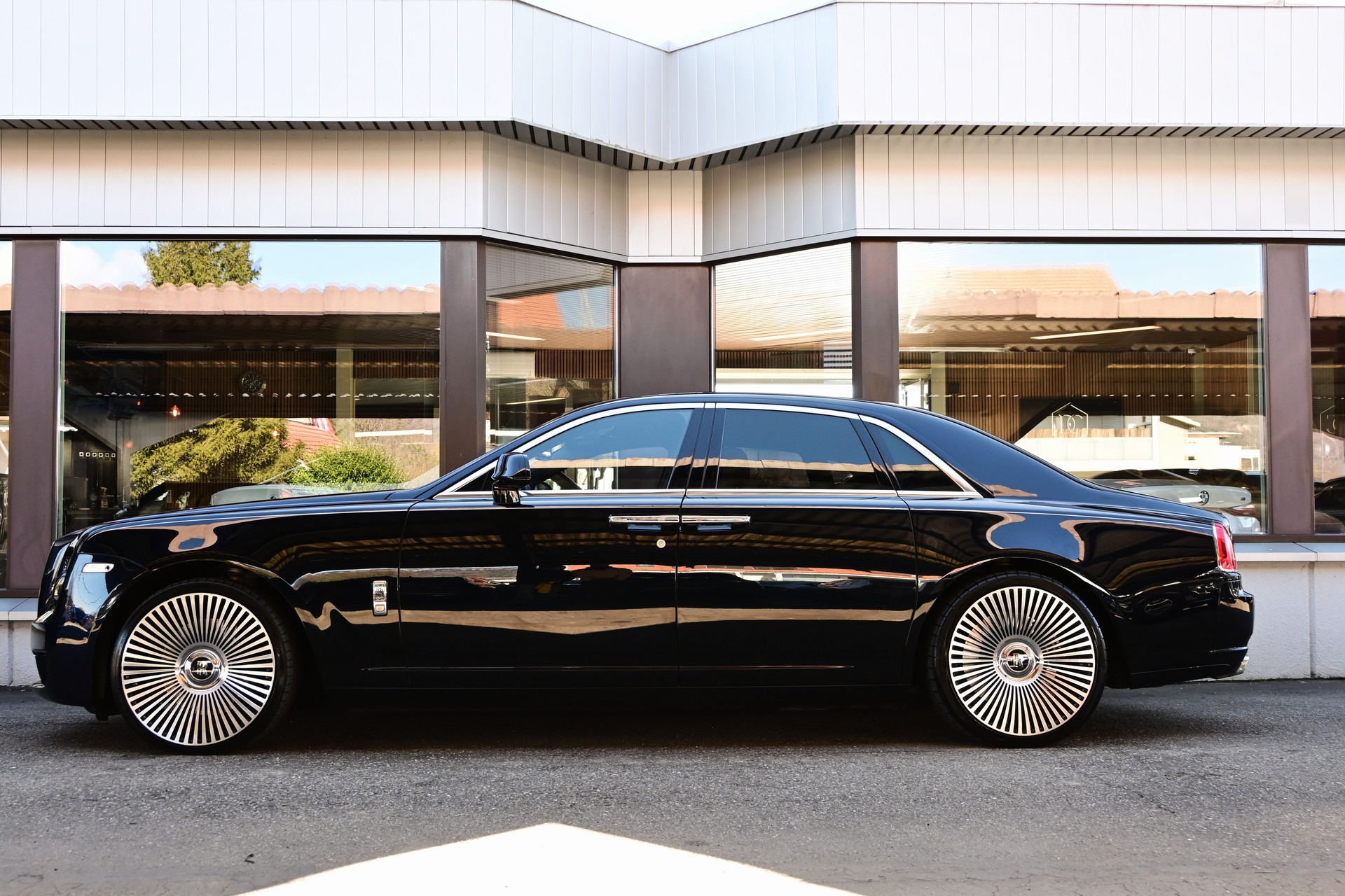 ROLLS-ROYCE Ghost 6.6 V12 *Facelift*-image-6