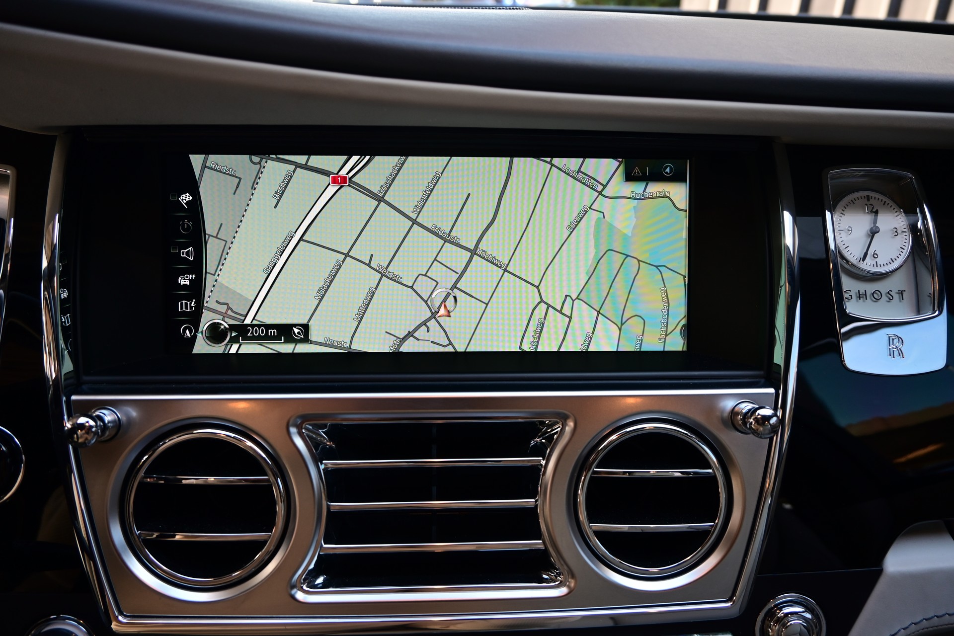 ROLLS-ROYCE Ghost 6.6 V12 *Facelift* HUD*Sternenhimmel*Nightvision*-image-22