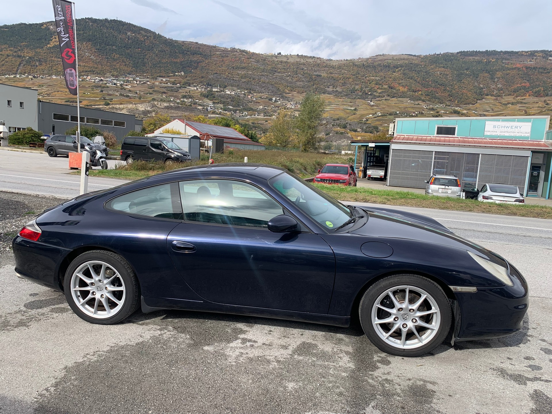 PORSCHE 911 Carrera coupé-image-6