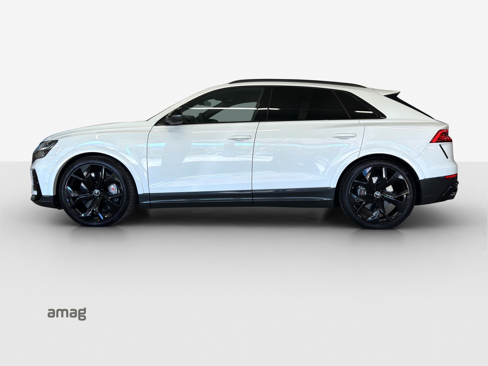 AUDI RSQ8 quattro tiptronic-showroom-element-1