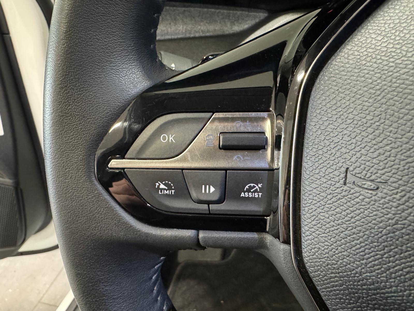 PEUGEOT 308 SW 1.5 BlueHDi Allure Pack-image-14