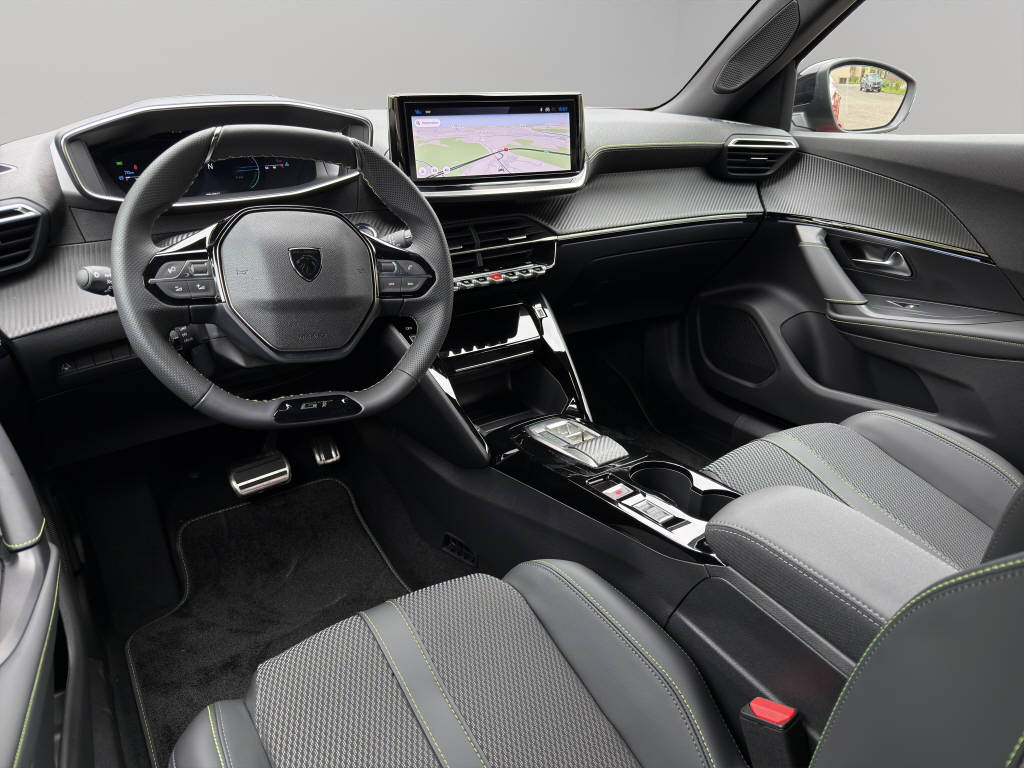 PEUGEOT 2008 1.2 Hybrid 145 GT-image-5