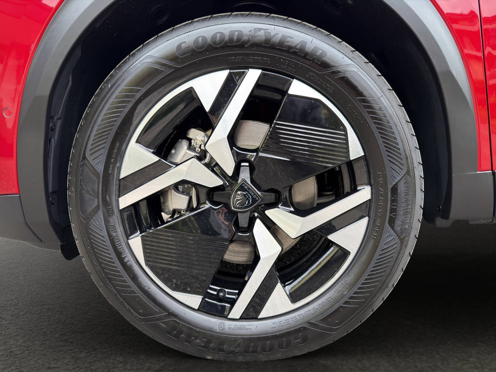 PEUGEOT 2008 1.2 Hybrid 145 GT-image-4