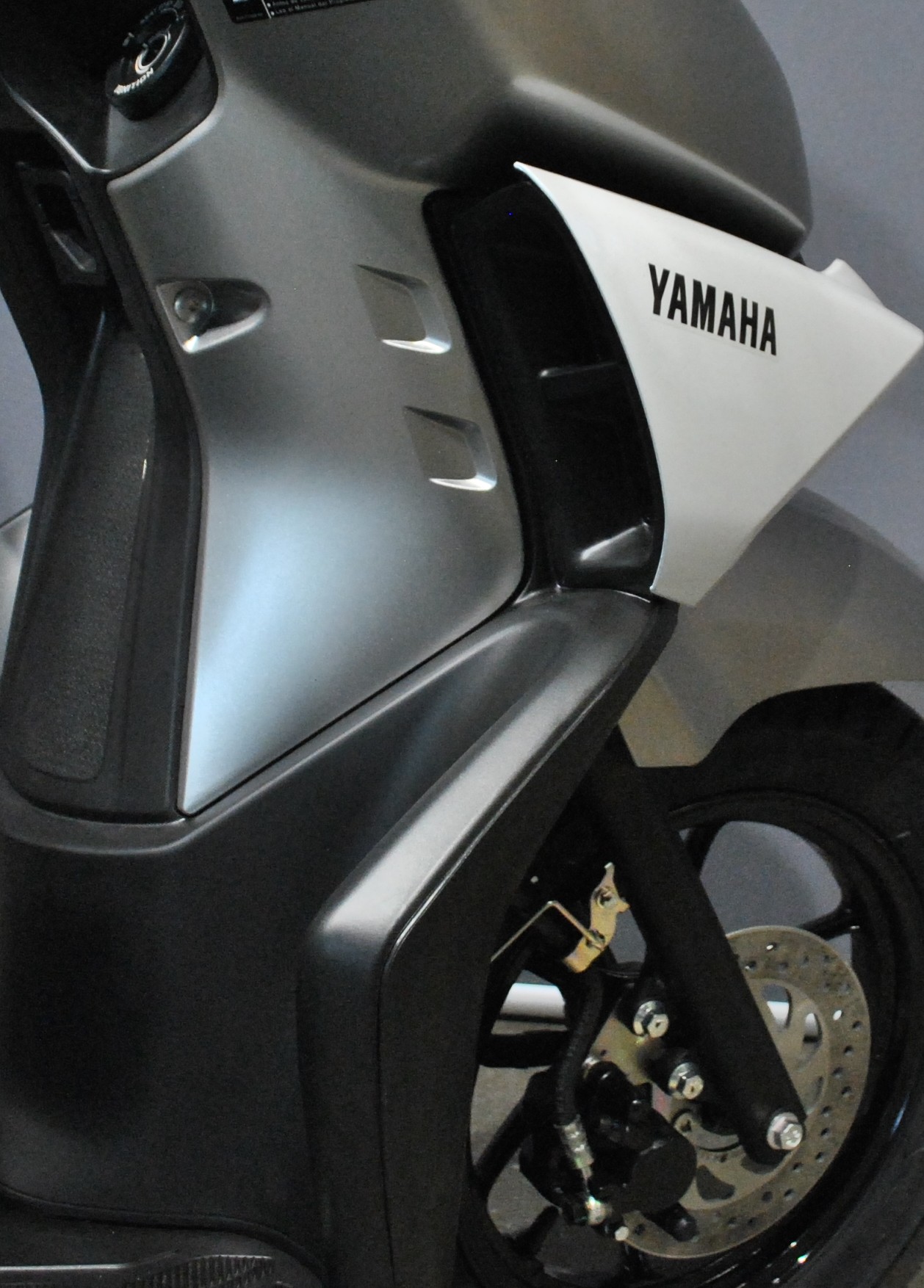 YAMAHA RayZR 125-image-5