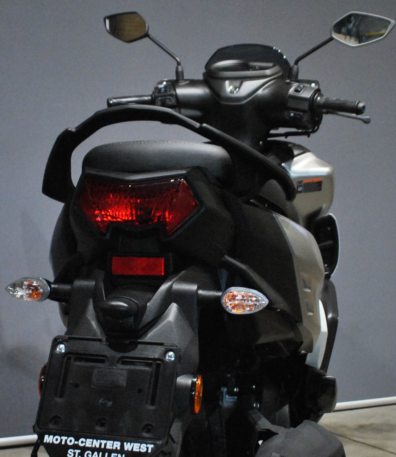 YAMAHA RayZR 125-image-7