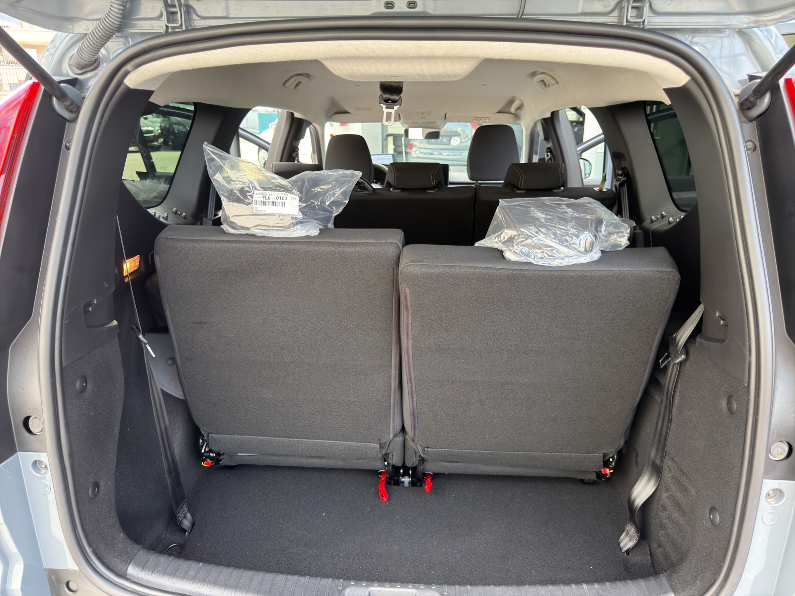 DACIA Jogger HEV 140 Extreme+-image-24
