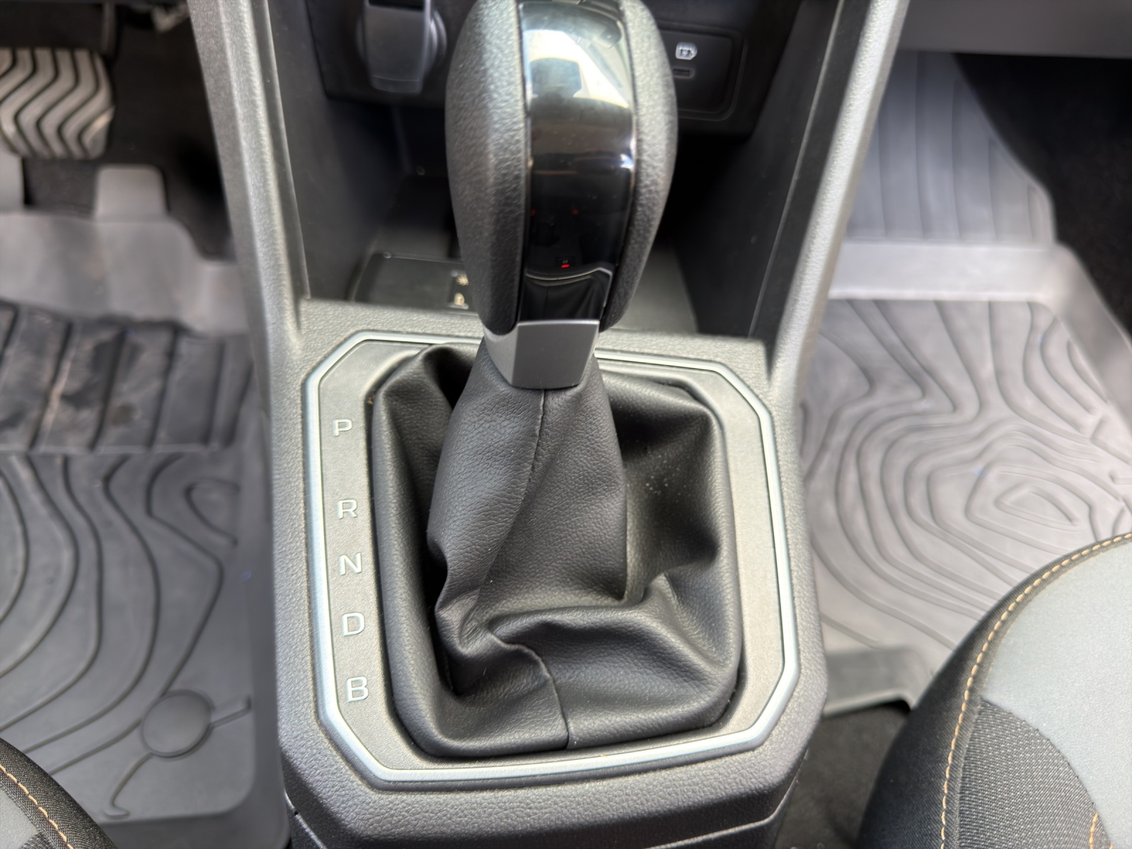 DACIA Jogger HEV 140 Extreme+-image-23