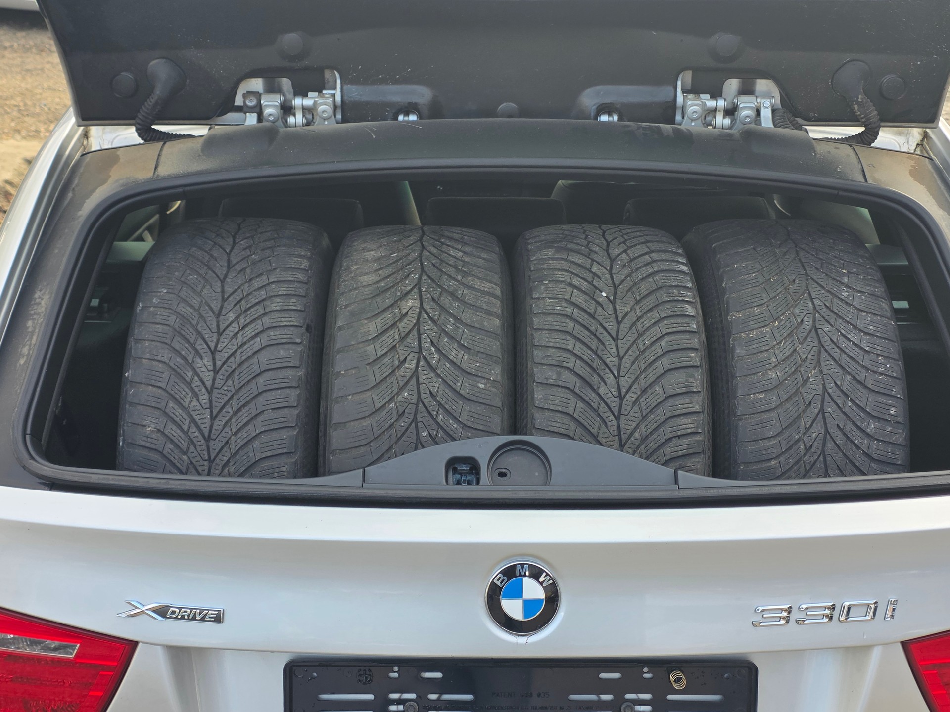 BMW 330i xDrive Touring Steptronic / M-Paket / Frisch ab MFK / Frisch ab Service / Garantie / Lieferung Inklusive-image-4