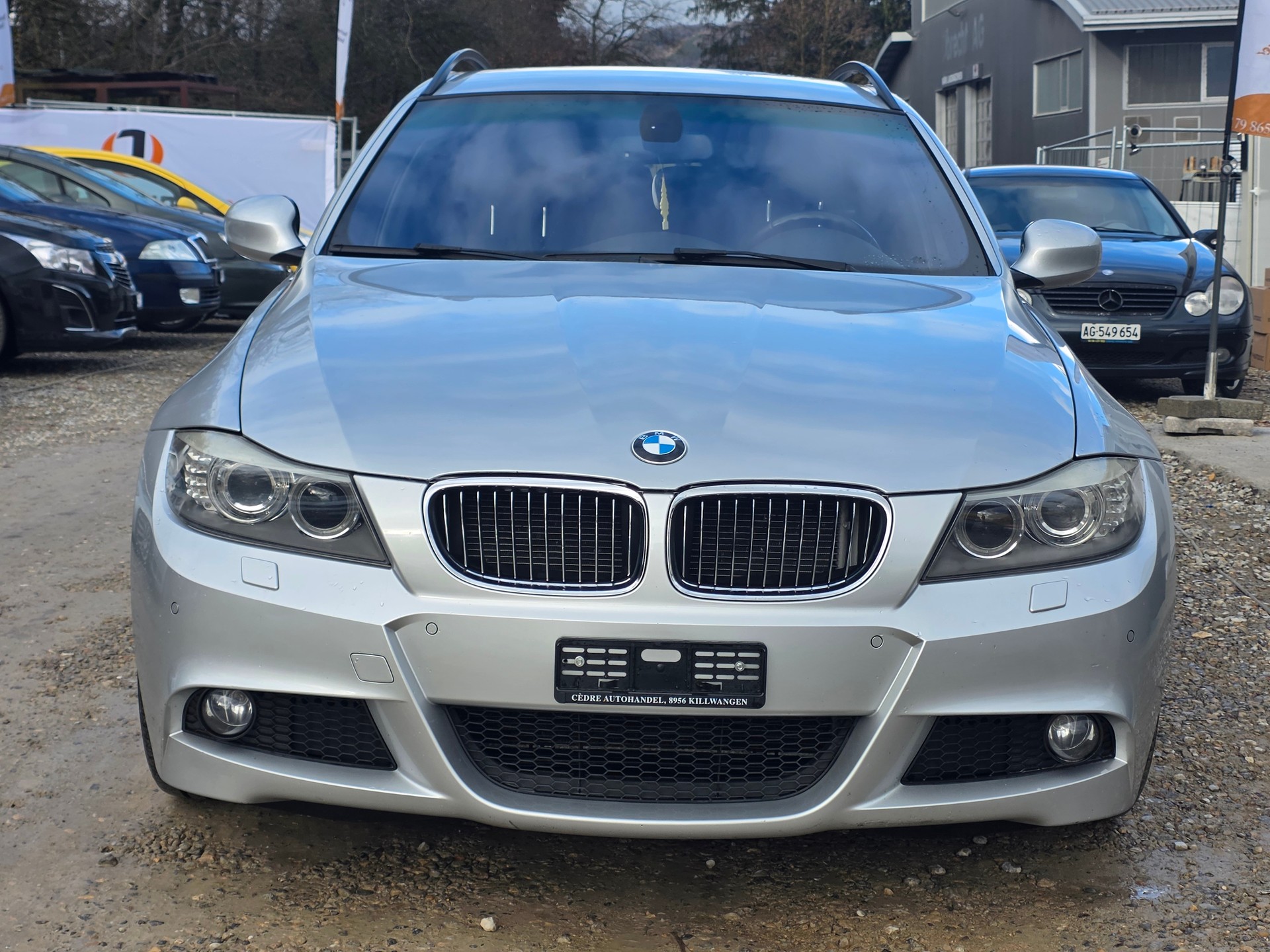 BMW 330i xDrive Touring Steptronic / M-Paket / Frisch ab MFK / Frisch ab Service / Garantie / Lieferung Inklusive-image-8