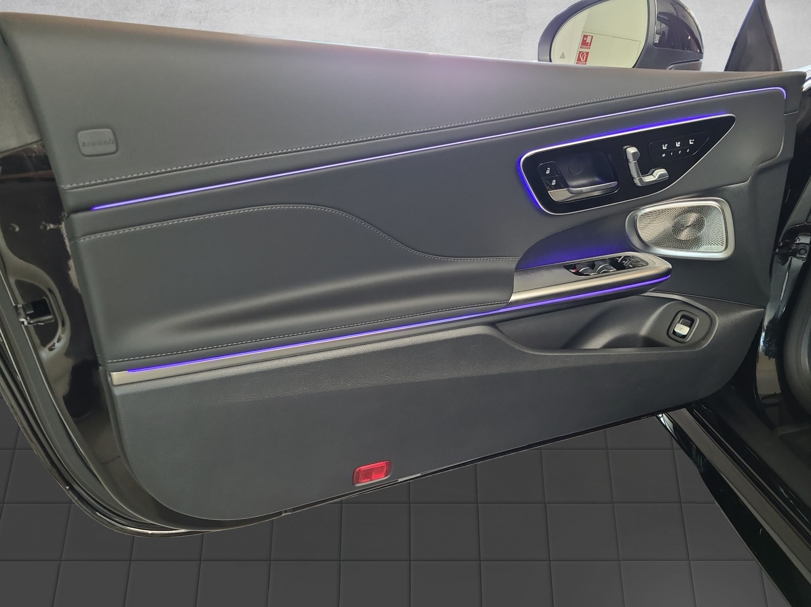 MERCEDES-BENZ CLE AMG 53 Cabrio 4Matic+ 9G-Tronic-image-8
