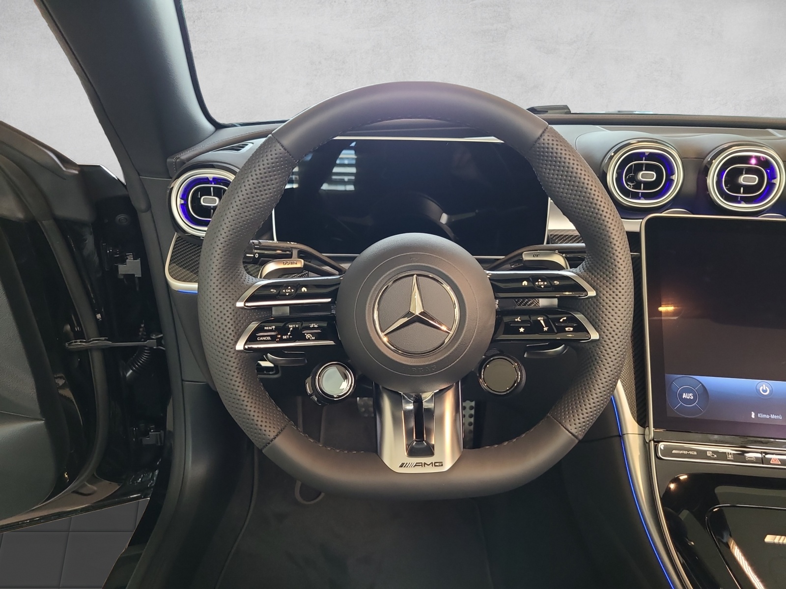 MERCEDES-BENZ CLE AMG 53 Cabrio 4Matic+ 9G-Tronic-image-12