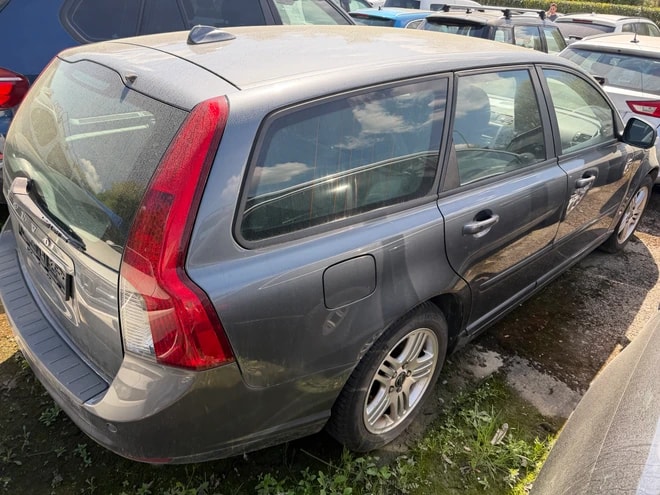 VOLVO V50 D3 Summum-image-4