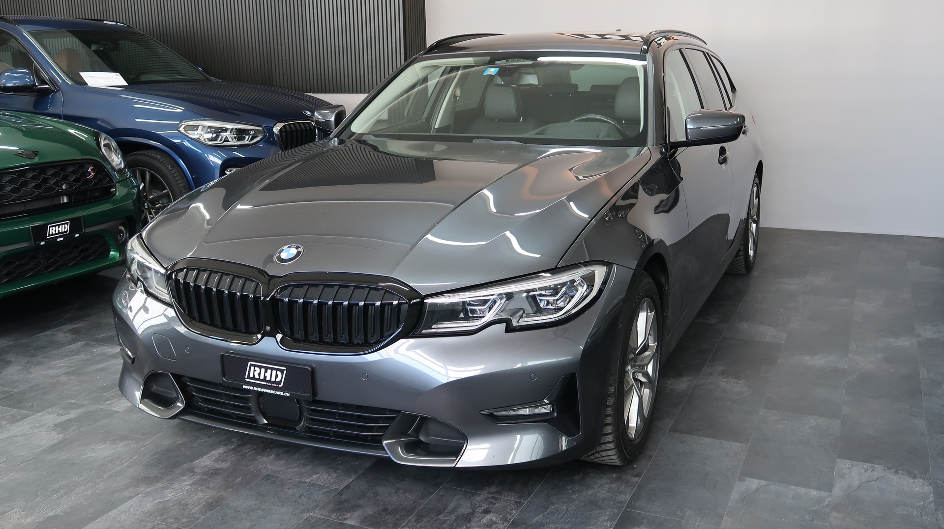 BMW 320d xDrive 48V Touring Sport Line / MFK / CH / GARANTIE-showroom-element-3