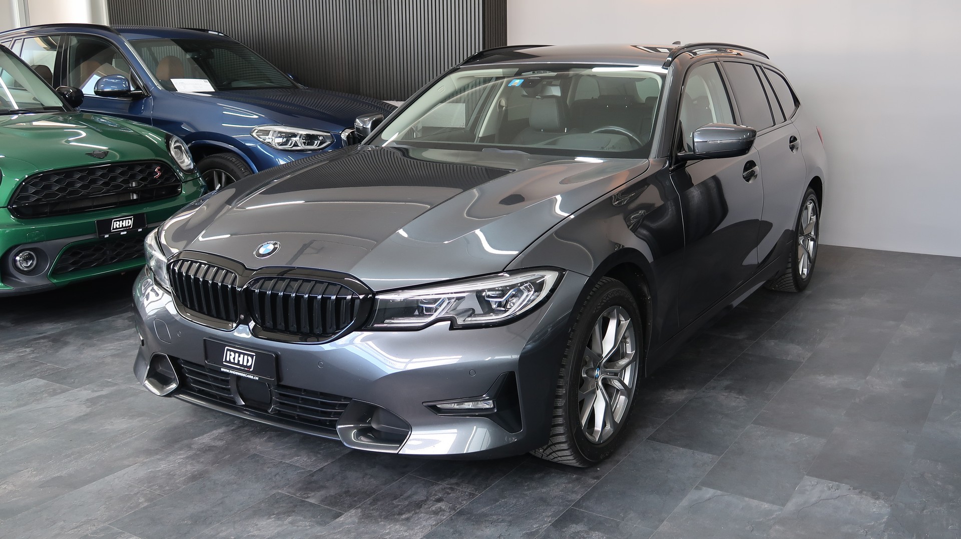 BMW 320d xDrive 48V Touring Sport Line / MFK / CH / GARANTIE-showroom-element-2