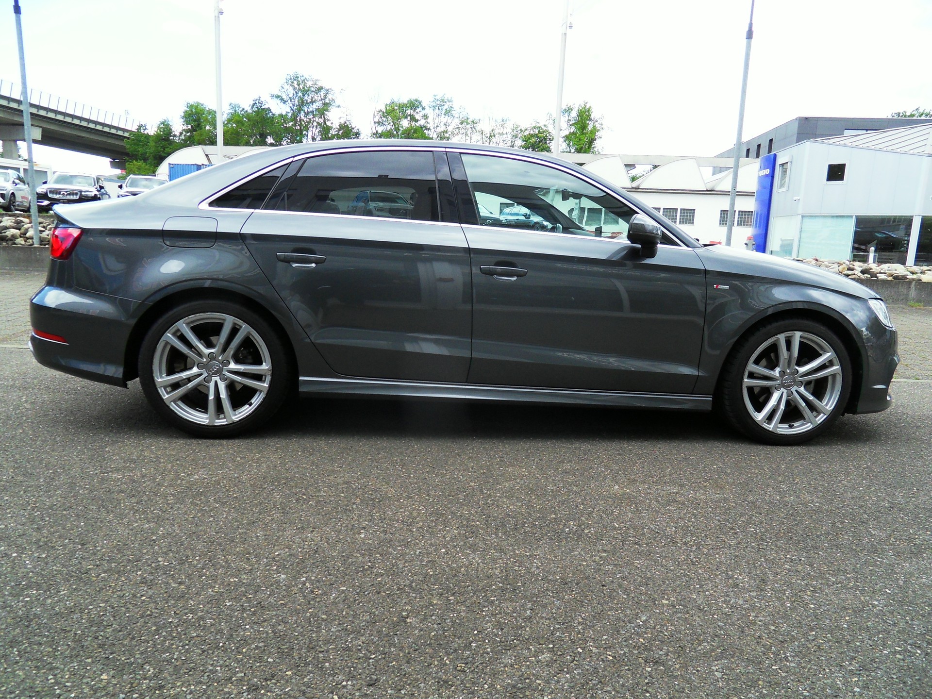 AUDI A3 Limousine 1.4 TFSI Ambiente S-tronic-image-5