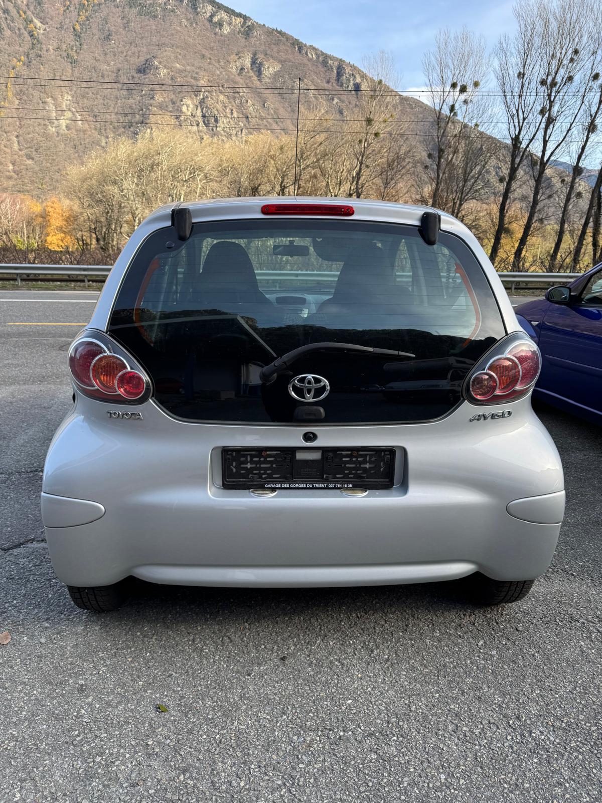 TOYOTA Aygo 1.0 Linea Sol-image-3