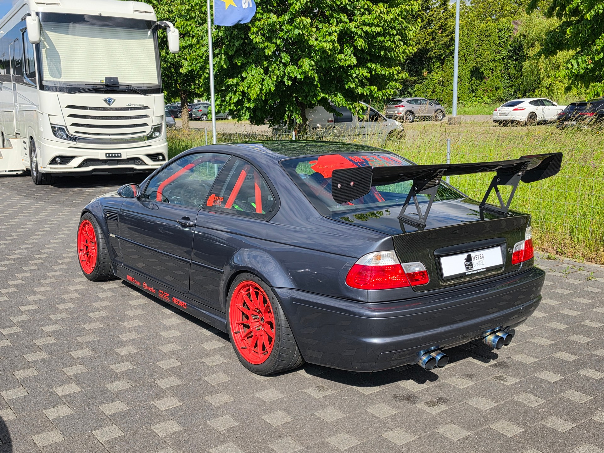 BMW M3-showroom-element-2