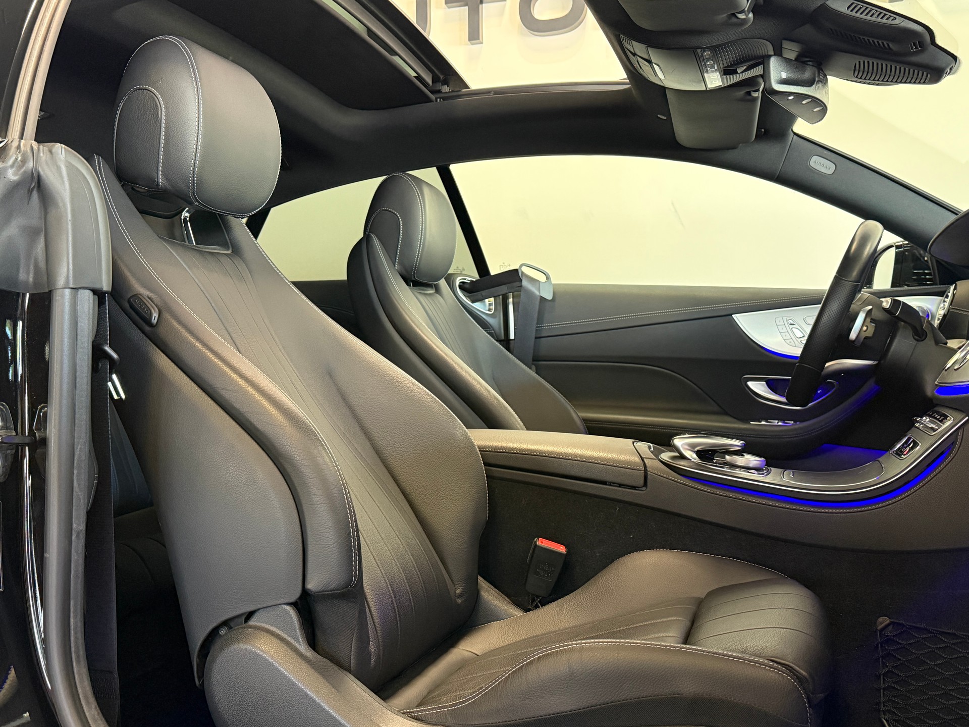 MERCEDES-BENZ E 450 Coupé AMG Line 4 Matic 9G-Tronic Night Paket-image-12