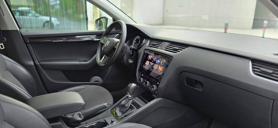 SKODA Octavia Combi 2.0 TDI Style 4x4 DSG-image-13