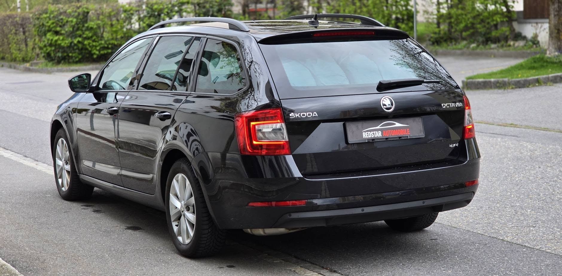SKODA Octavia Combi 2.0 TDI Style 4x4 DSG-image-6