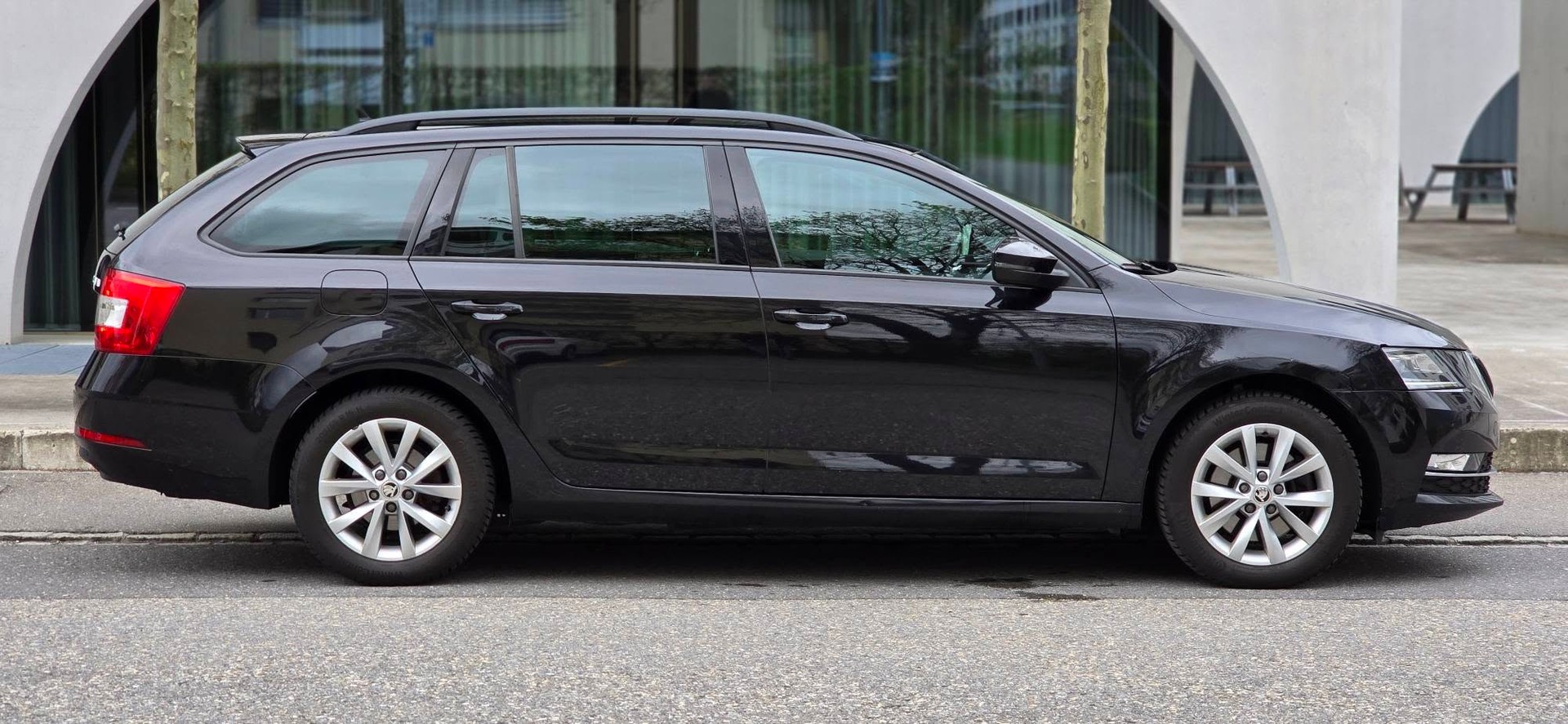 SKODA Octavia Combi 2.0 TDI Style 4x4 DSG-showroom-element-3