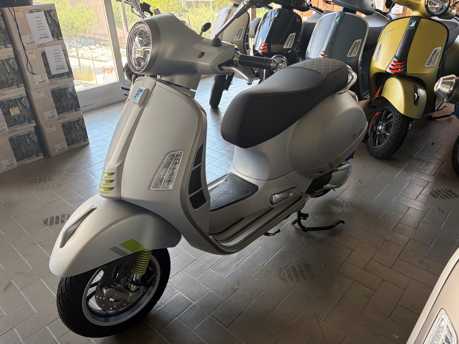 PIAGGIO Vespa GTS 300 Super Tech ABS-showroom-element-1