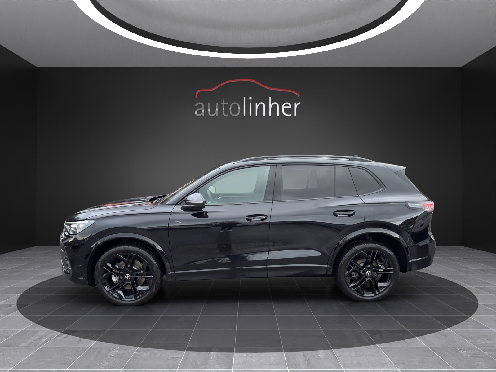 VW Tiguan 2.0 TDI SCR R-Line 4Motion DSG-showroom-element-1