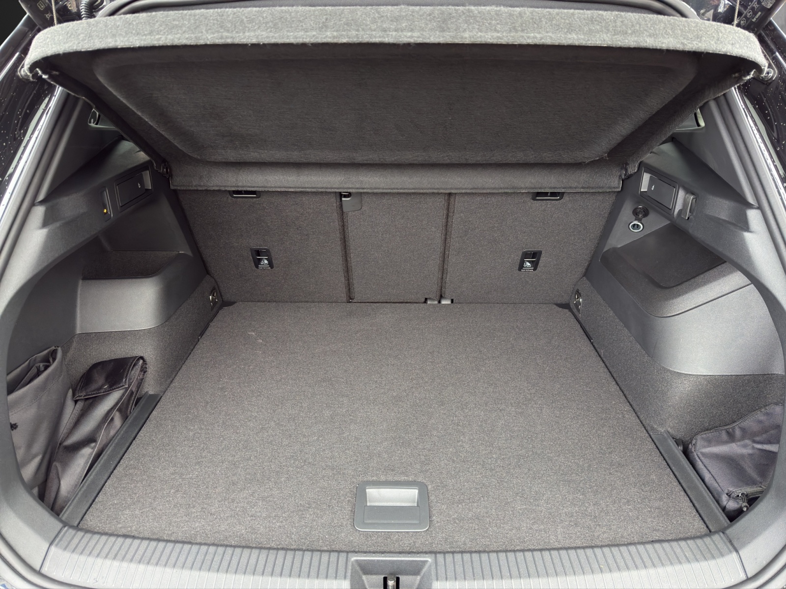 VW Tiguan 2.0 TDI SCR R-Line 4Motion DSG-image-11