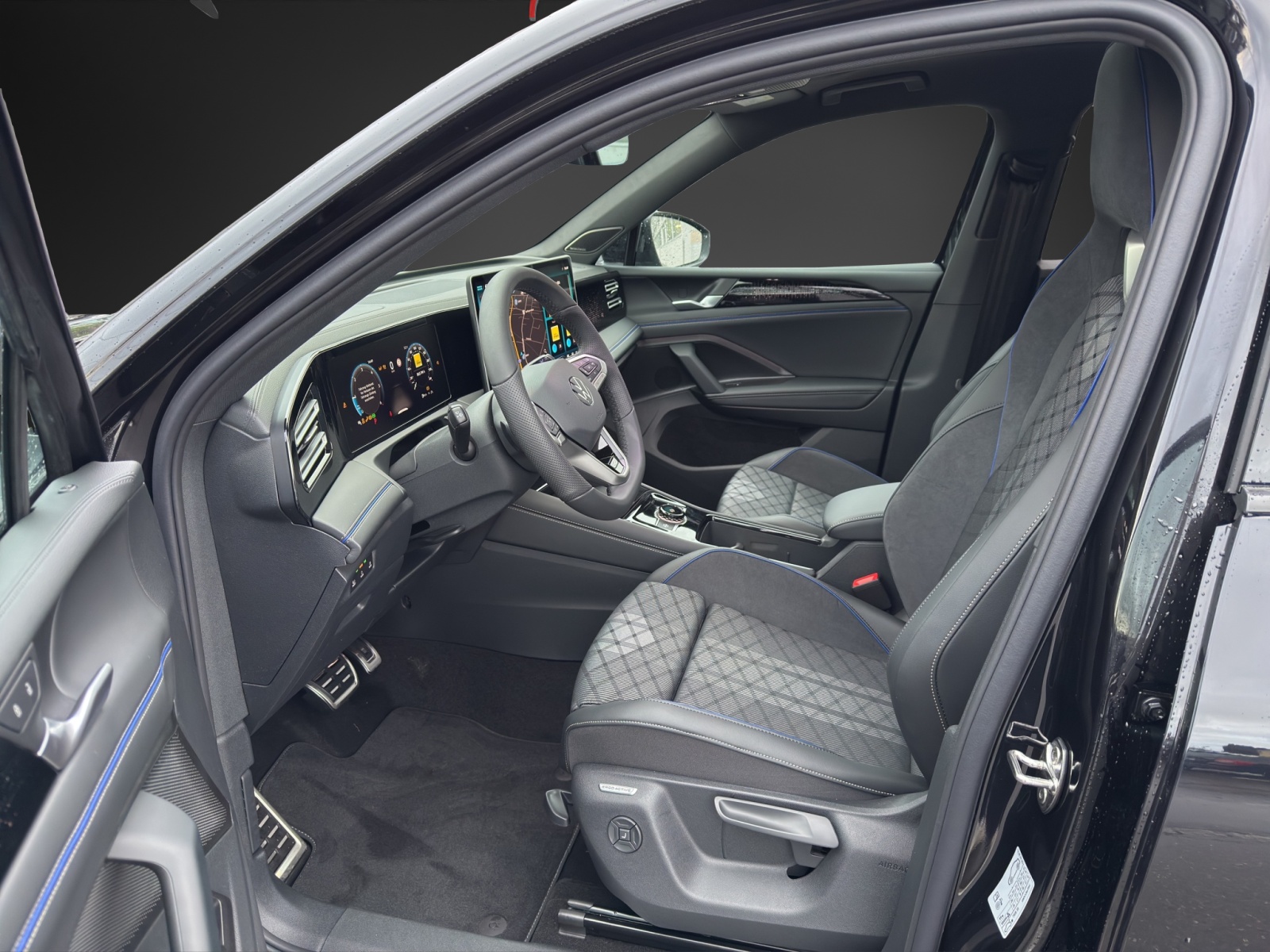 VW Tiguan 2.0 TDI SCR R-Line 4Motion DSG-image-7