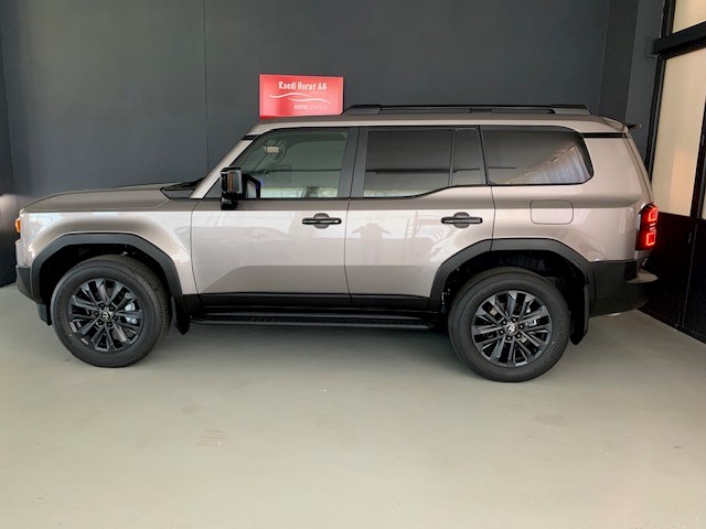 TOYOTA Land Cruiser 2.8 D 48V Invincible-showroom-element-1