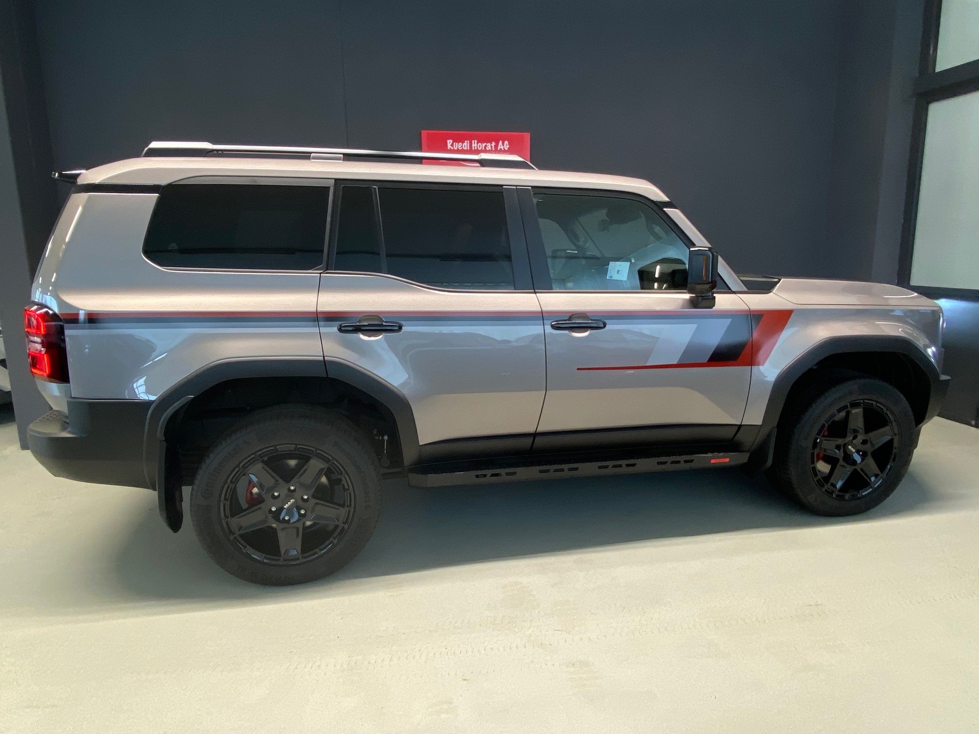 TOYOTA Land Cruiser 2.8 D 48V Invincible-image-4