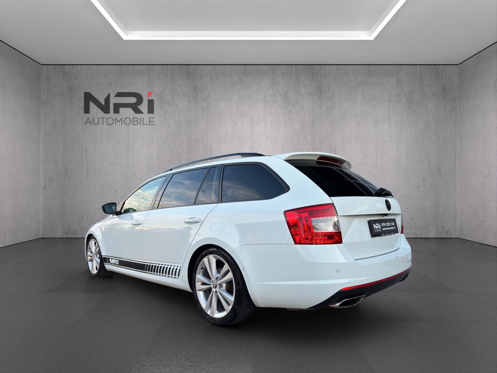 SKODA Octavia Combi 2.0 TDI 184 RS 4x4 DSG-image-6