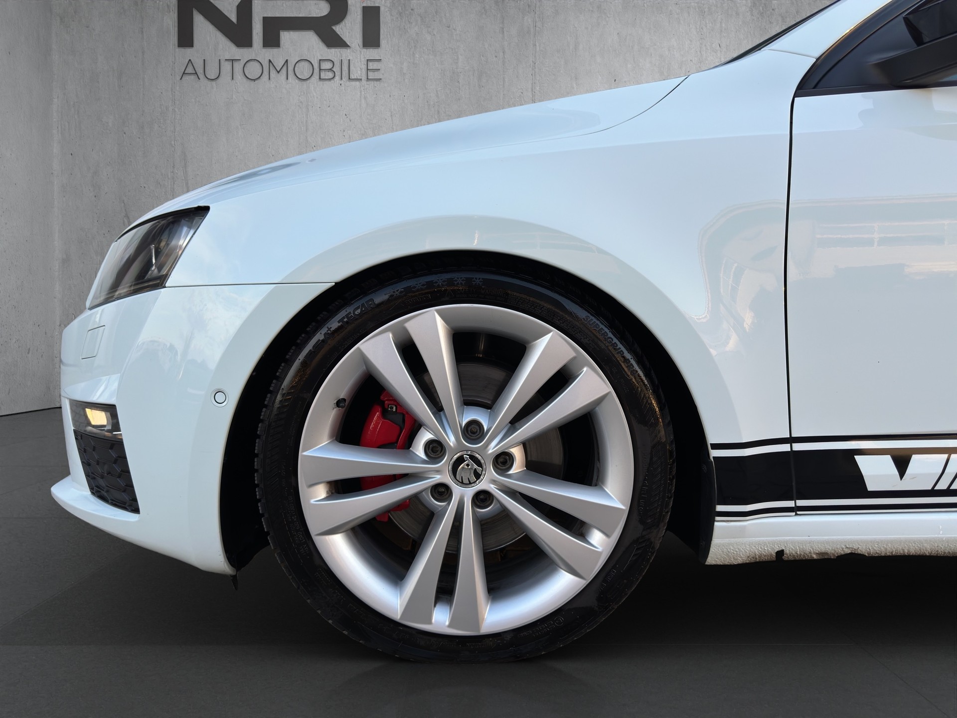 SKODA Octavia Combi 2.0 TDI 184 RS 4x4 DSG-image-8