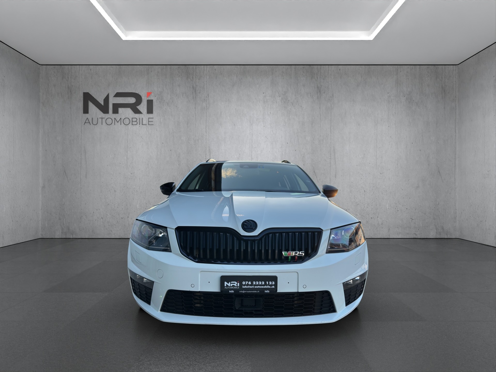 SKODA Octavia Combi 2.0 TDI 184 RS 4x4 DSG-showroom-element-1