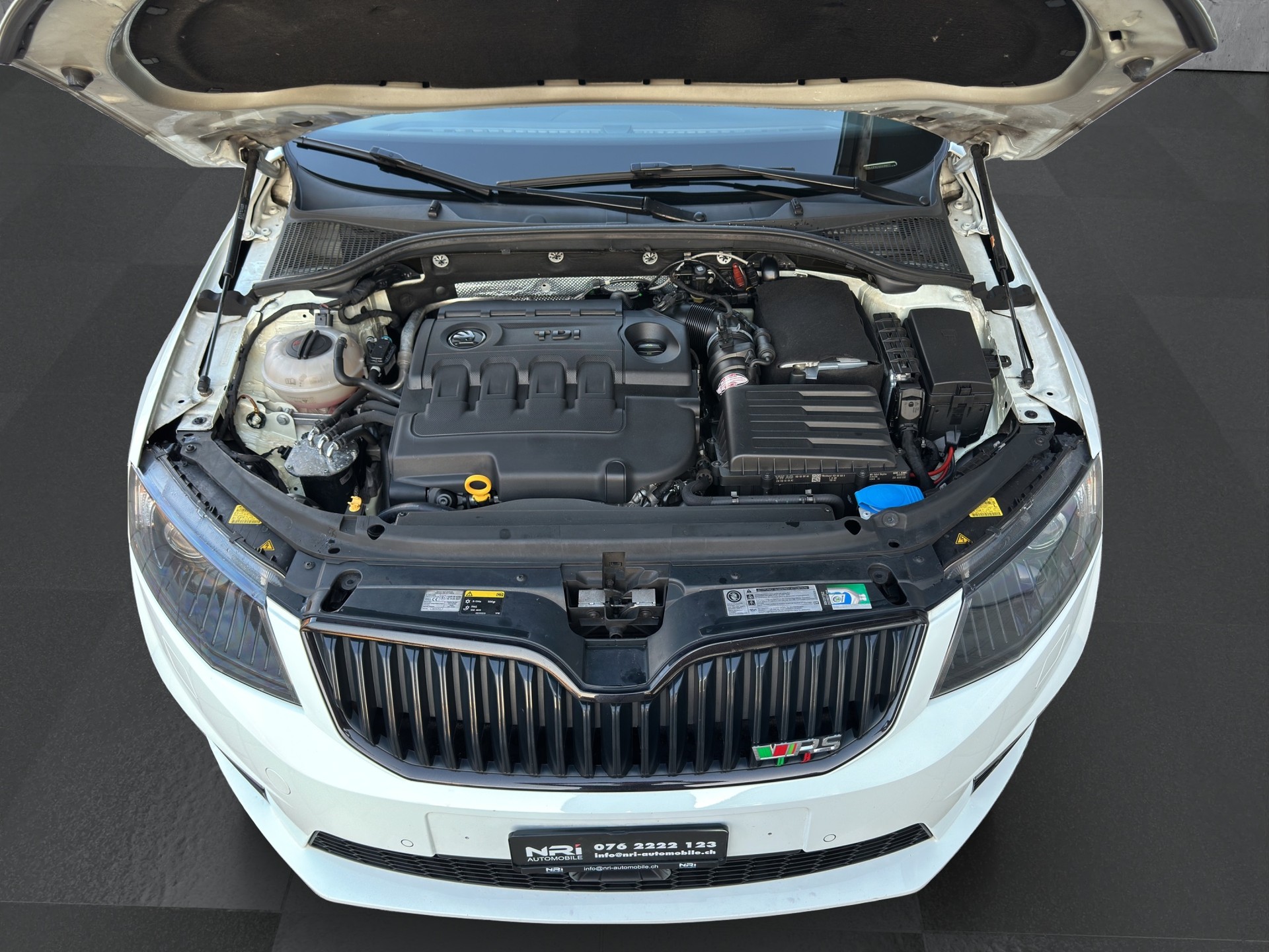 SKODA Octavia Combi 2.0 TDI 184 RS 4x4 DSG-image-18