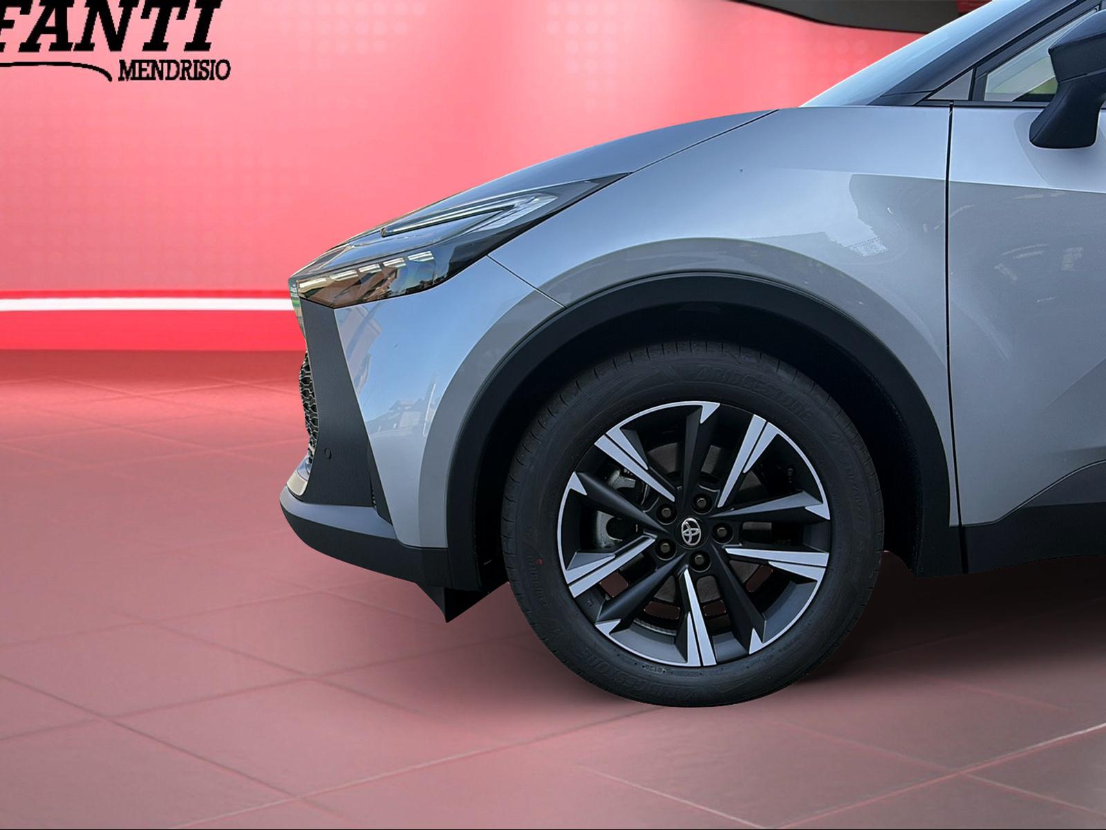 TOYOTA C-HR 2.0 PHEV Swiss Edition-image-2