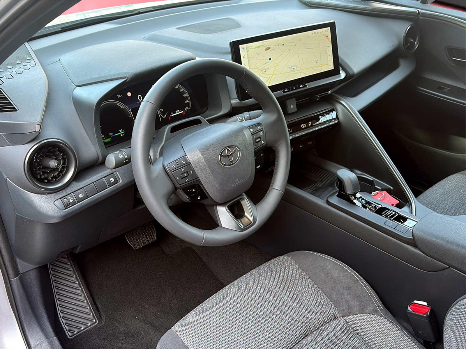 TOYOTA C-HR 2.0 PHEV Swiss Edition-image-4