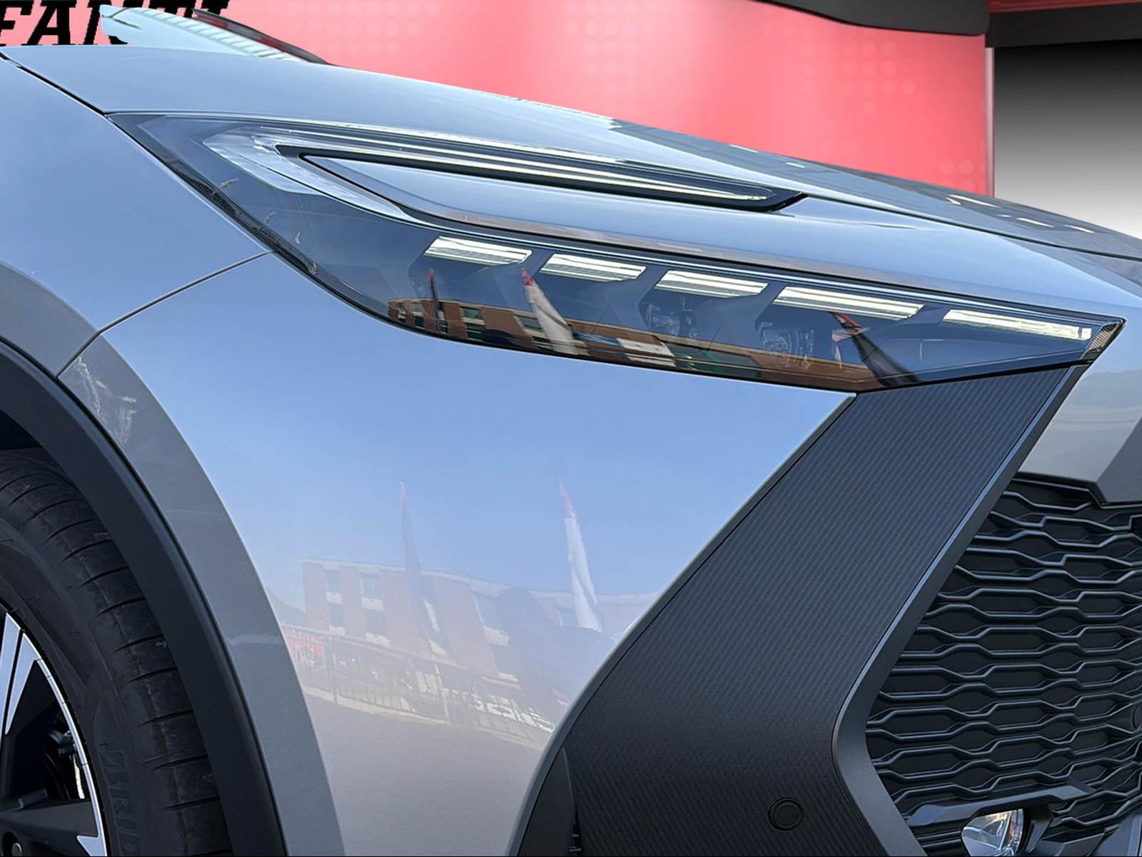 TOYOTA C-HR 2.0 PHEV Swiss Edition-image-12