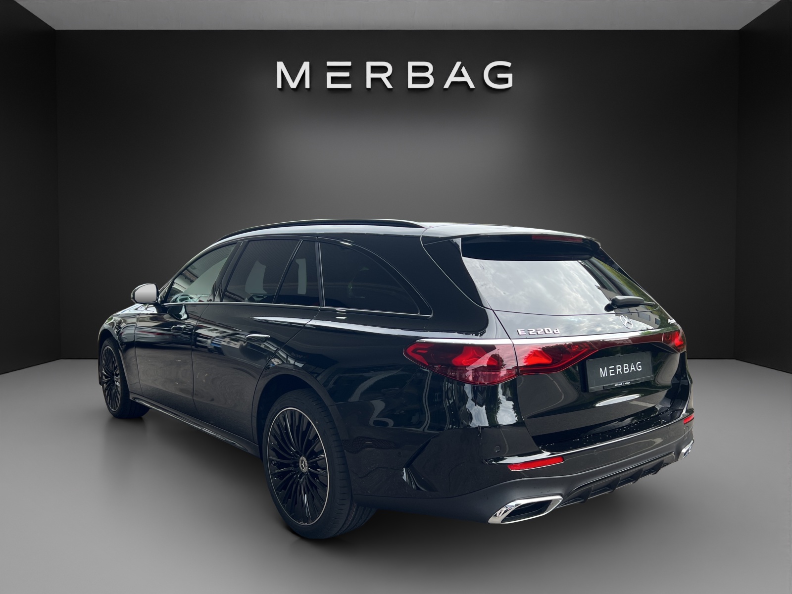 MERCEDES-BENZ E 220 d T 4Matic 9G-Tronic-image-4