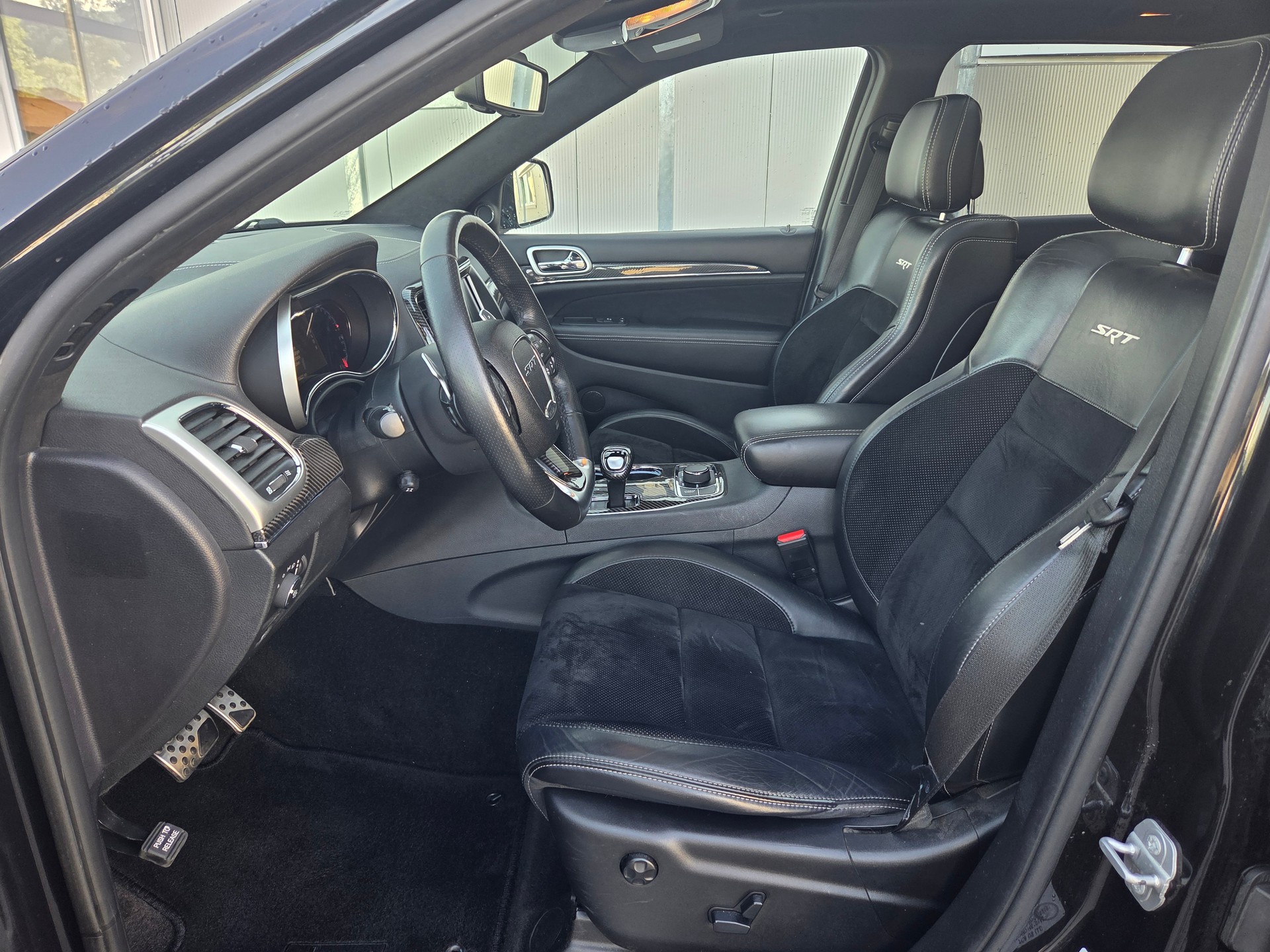 JEEP Grand Cherokee 6.4 V8 HEMI SRT8 Automatic-showroom-element-3