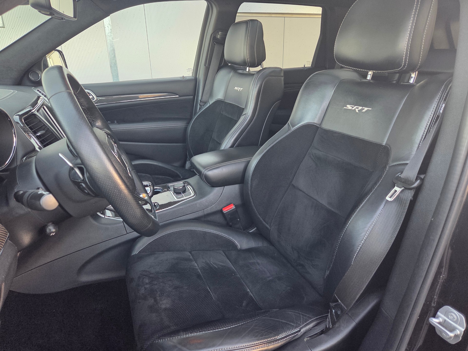 JEEP Grand Cherokee 6.4 V8 HEMI SRT8 Automatic-image-4