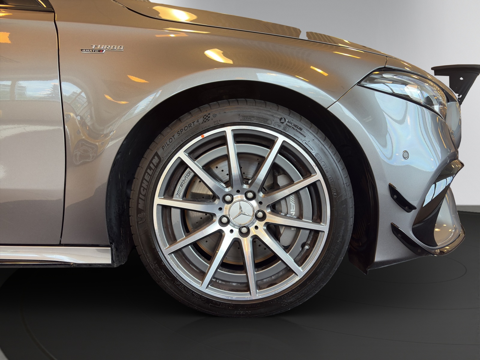 MERCEDES-BENZ A 45 AMG 4Matic+-image-6