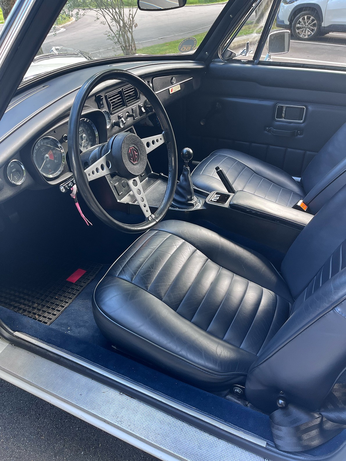 MG MGB-image-8