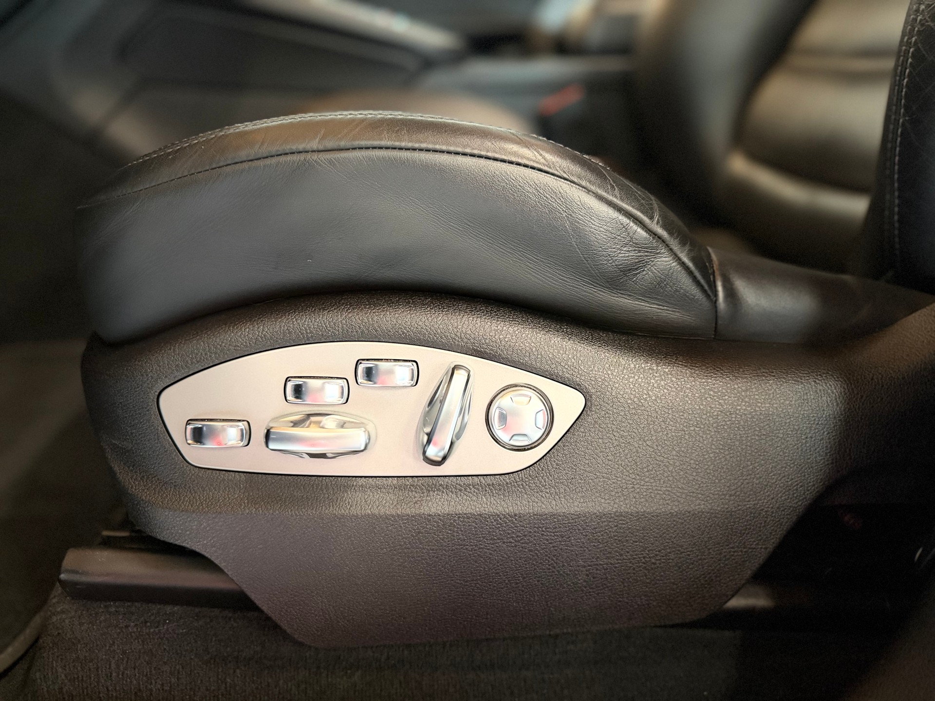 PORSCHE Macan S PDK-image-8