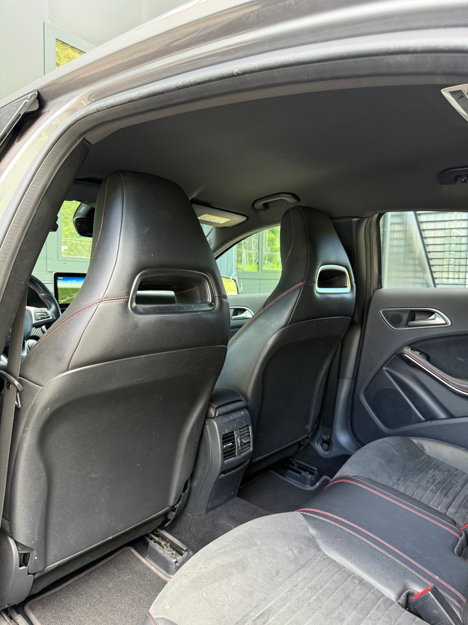 MERCEDES-BENZ A 200 AMG Line 7G-DCT-image-14