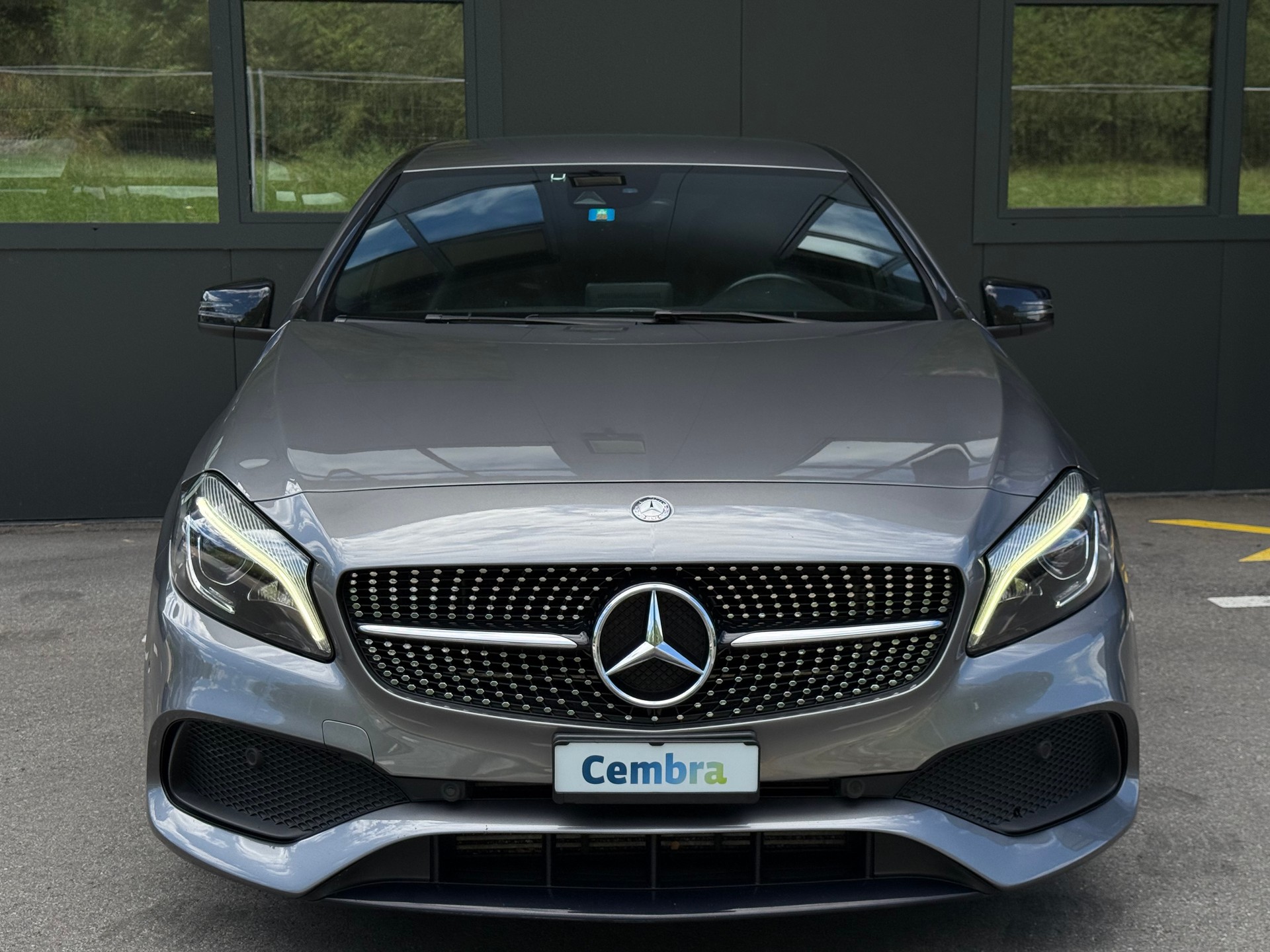 MERCEDES-BENZ A 200 AMG Line 7G-DCT-showroom-element-2