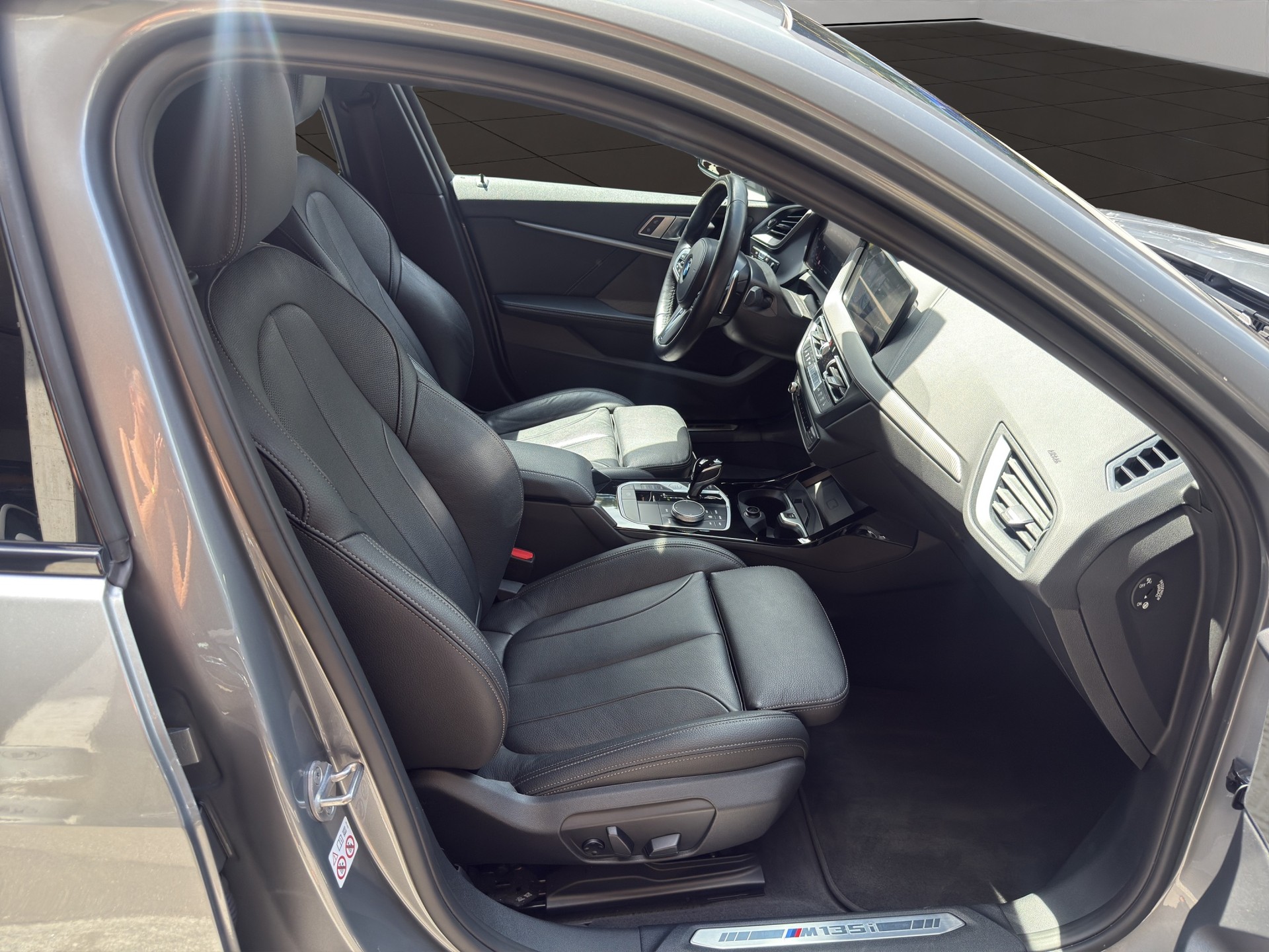 BMW M135i xDrive Steptronic-image-19