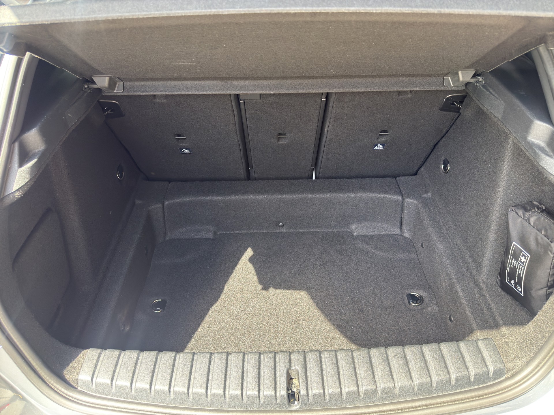 BMW M135i xDrive Steptronic-image-18