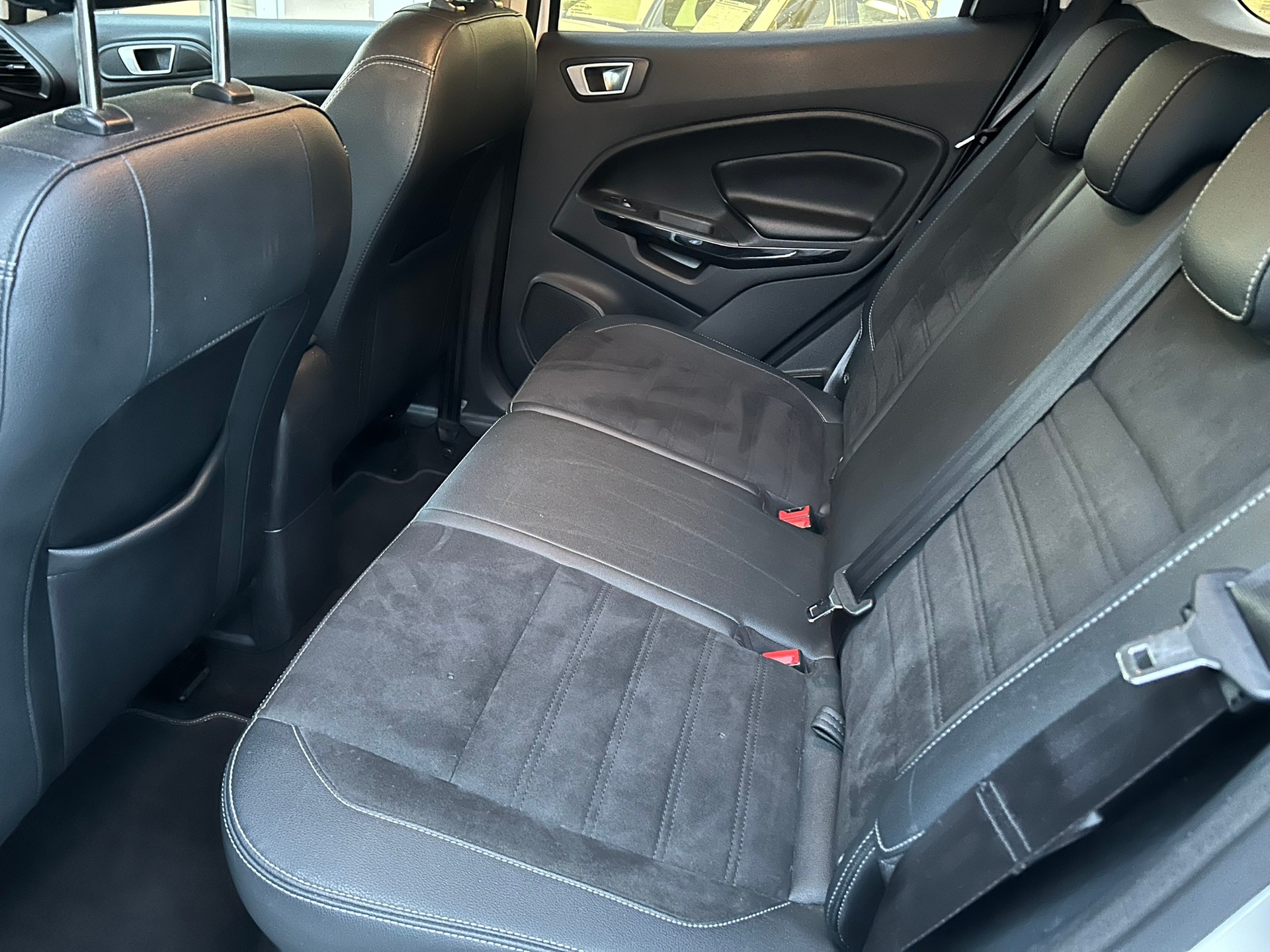 FORD EcoSport 1.5 TDCi ST-Line 4x4-image-9