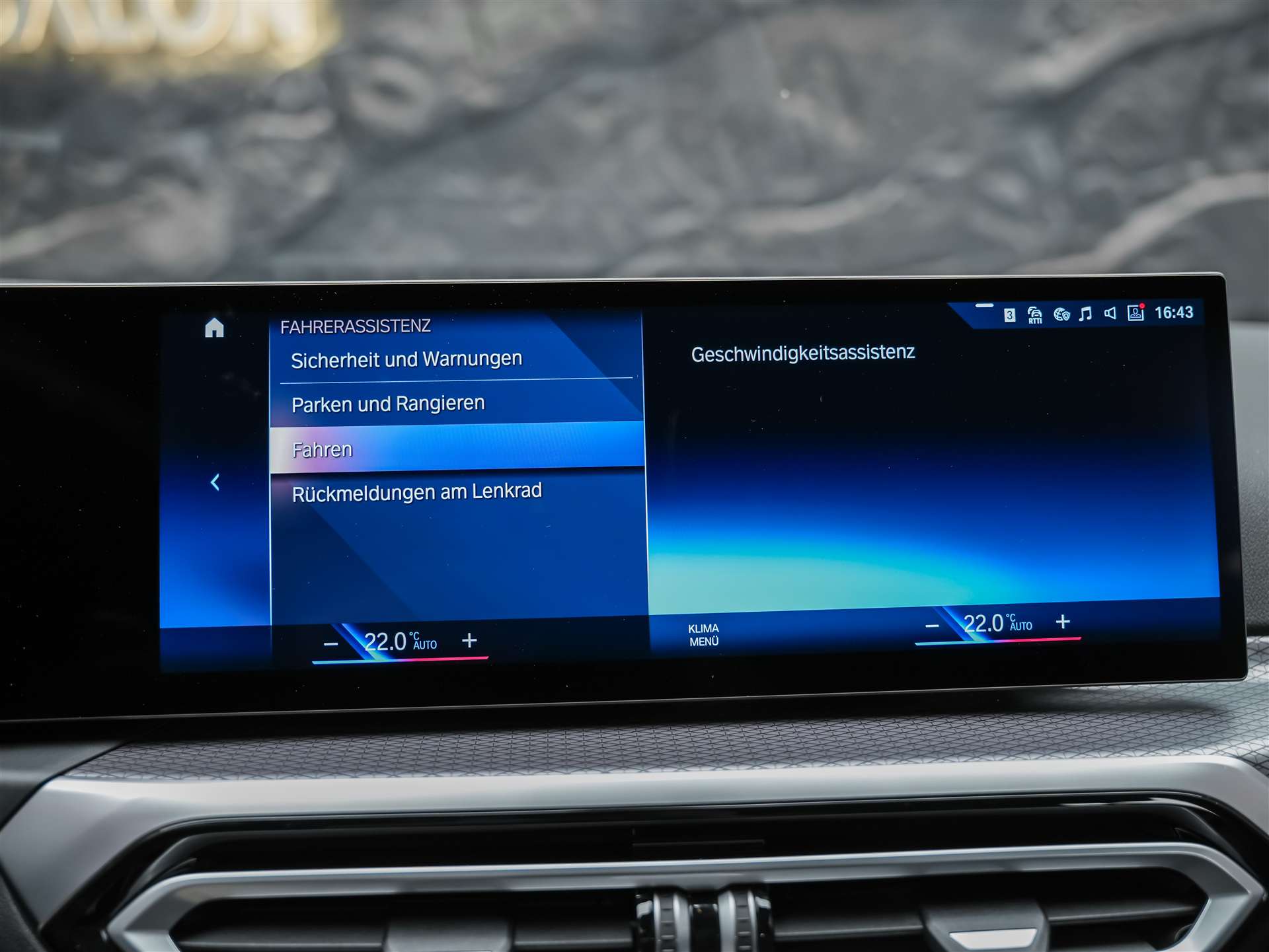 BMW 330i xDrive Steptronic M Sport Pro *Werksgarantie*Abstandsregler*Head Up Display*-image-34